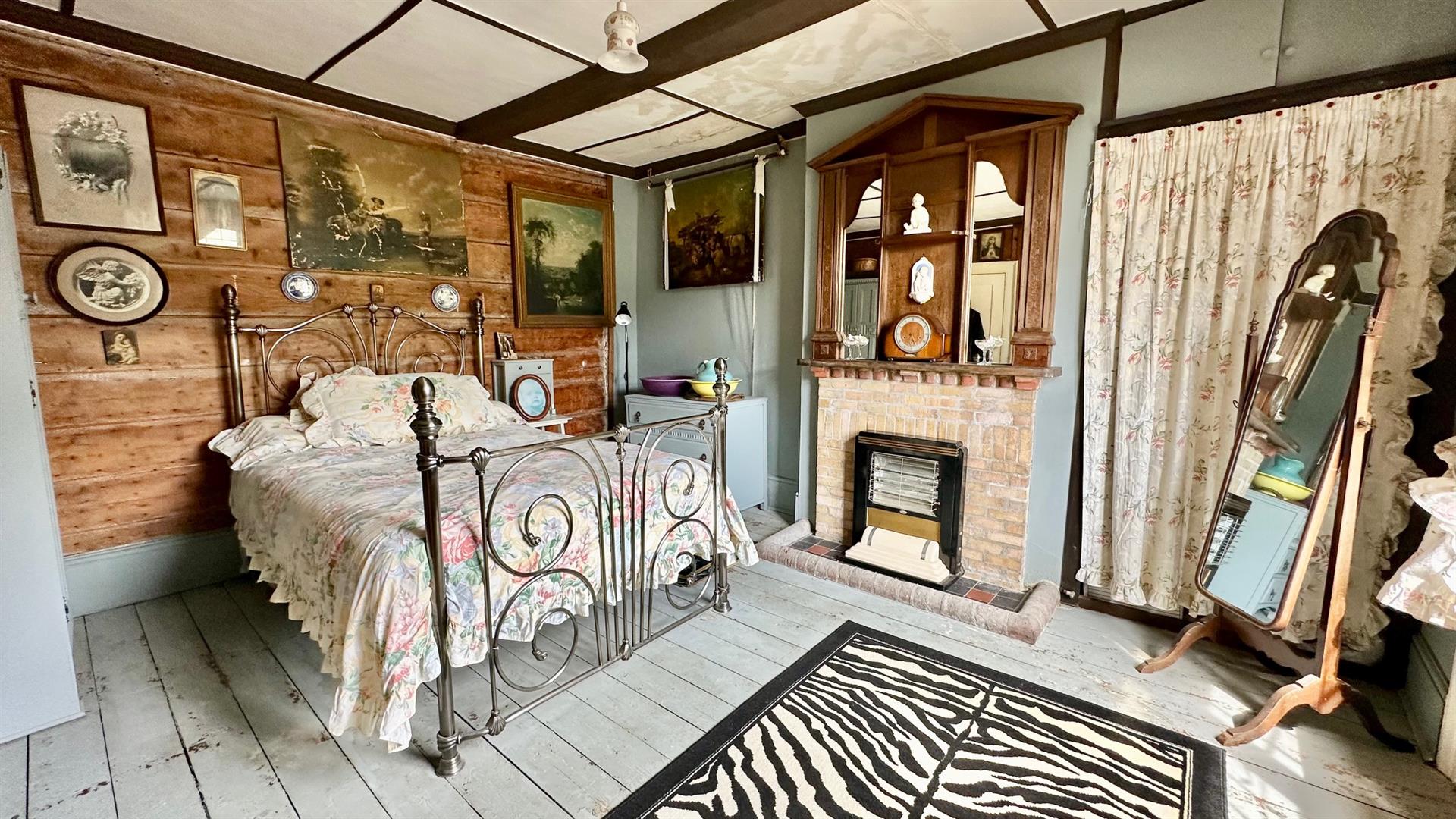 6 bed property in High Street, Old Town, Hastings